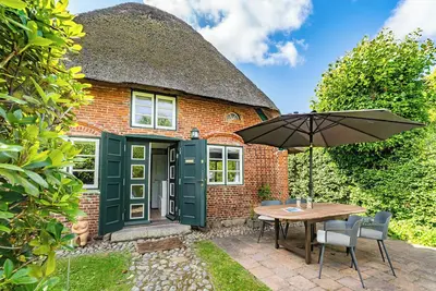 Image de Captain's house on Sylt with garden, terrace and comfortable furnishings