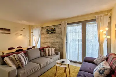 Image de Appartement rénové avec terrasse au centre, 6 pers. , vue pistes