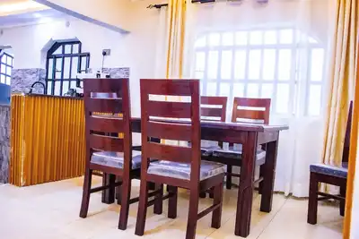 Image de Serene and Modern 3-bedroom house with Wi-Fi, parking, and security in Narok