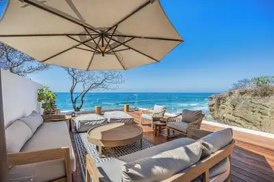 Image de Careyeros Ocean front Villa with Gourmet Chef & Staff; your own private boutique hotel just minutes from Punta de Mita (by vrmex. homes)