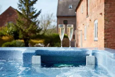 Image de Magnifique maison de vacances pour 10 personnes avec Wifi, bain à remous, Tv et terrasse