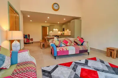 Image de Magnifique maison de vacances pour 6 personnes avec bain à remous, Wifi et animaux admis