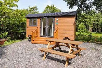 Image de Shepherds Hut 1, romantic, country holiday cottage in Garstang