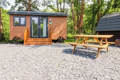 Image de Shepherds Hut 2, romantic, country holiday cottage in Garstang