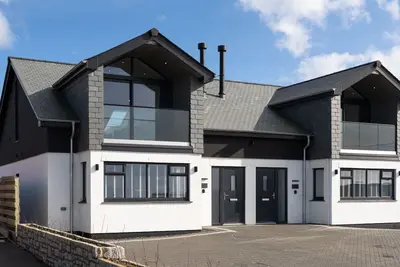 Image de Merveilleuse maison de vacances pour 12 personnes avec Wifi, animaux admis et parking