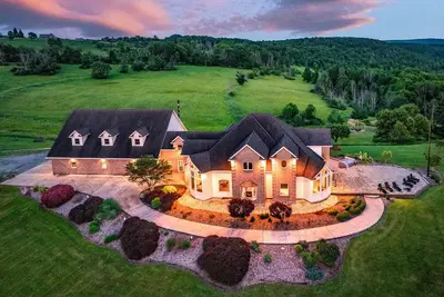 Image de New Mansion Sleeps 26 w/ Theatre, View, Pickleball