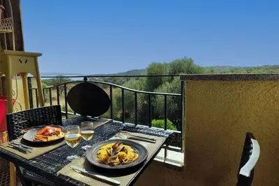 Image de Confortable appartement pour 4 personnes avec climatisation, Tv, balcon et vue panoramique