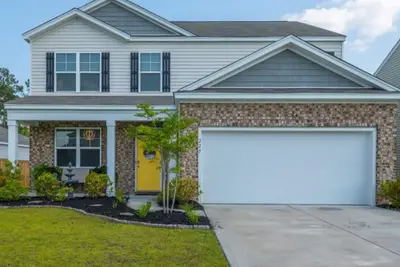 Image de Spacious 5-bedroom house in welcoming Summerville with WiFi, Ac