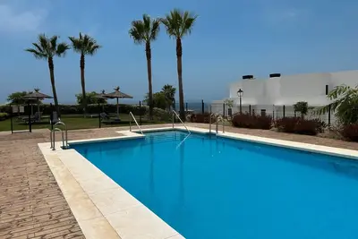 Image de Maison de vacances 'Grande Maison de Ville Proche de la Plage' avec Vue sur la Mer, Wi-Fi et Climatisation
