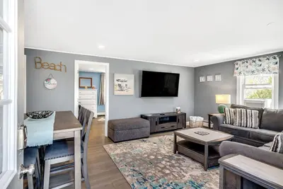 Image de 200 Yards from Sea Street Beach and Shared Pool Access!