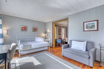 Image de Sunny Multi Family Bay View Milwaukee Duplex with Ac Patio and Parking 12+ Beds!