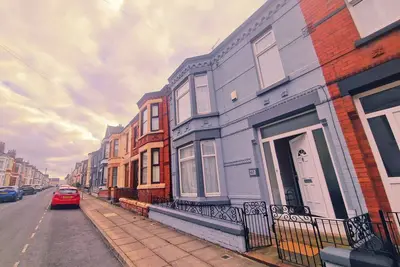 Image de Magnificent Home by Liverpool Football Stadium