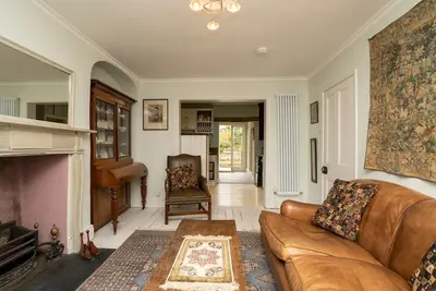 Image de Charming 3 Bedroom House next to Victoria Park | Pass the Keys