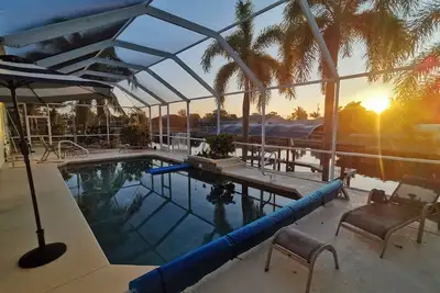 Image de Pure Florida vacation: villa with pool, boat dock and three bedrooms