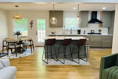 Image de The Marietta Haus close to I-75, East Cobb, and Truist Park! Sleeps 5