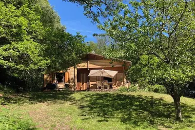 Image de 🌲 Chalet au milieu des bois avec étangs privés – proche Lac de Saint-Pardoux