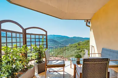 Image de Appartement 'Casavacanze' avec vue sur la montagne, terrasse privée et Wi-Fi