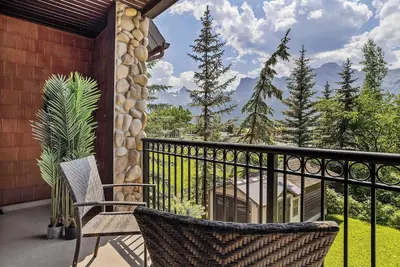 Image de Grande Rockies - Newly Renovated Mtn View Retreat