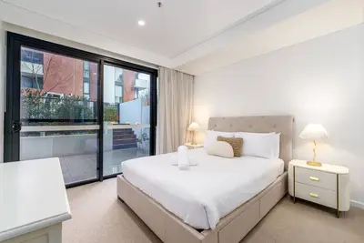 Image de Luxury Griffith Retreat steps from Iconic Manuka