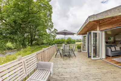 Image de Dog friendly Kingfisher Lodge Riverdale located in Yorkshire