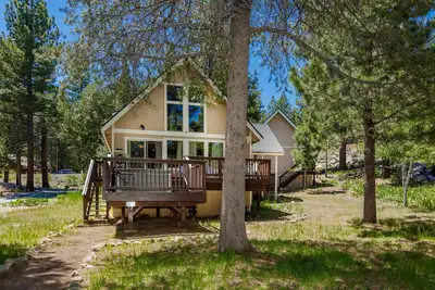 Image de Alder Creek Paradise  Tree-lined Cabin Stay for 7