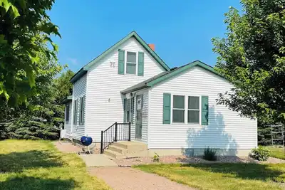 Image de Beautiful River Valley Home on Working Tree Farm!