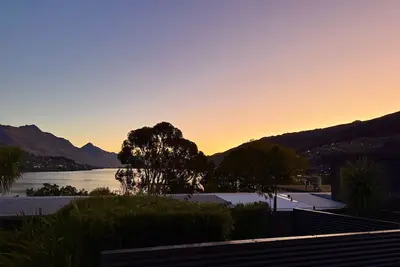 Image de Luxury Lakeside Landing