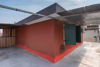 Image de Cozy 2nd floor apartment with terrace