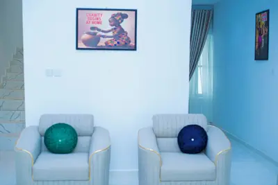 Image de 3-bedroom apartment in cool Akure with WiFi, Ac. Enjoy your stay