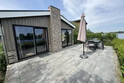 Image de Vakantiepark Aan de Maas - Vakantiehuis 6l Waterfr