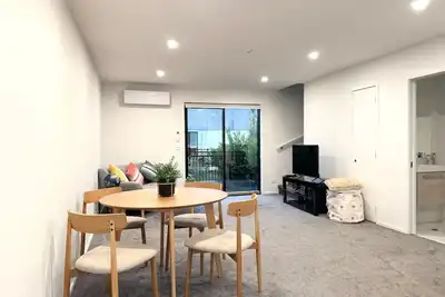 Image de Stylish 2-Bedroom Townhouse in Merivale | Free Parking & Ev Charger