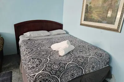 Image de 30 Day Minimum 4 Br/2 Ba -Arecibo Beach Vibes Unit1