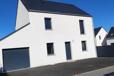 Image de Maison neuve, spacieuse, lumineuse, quartier paisible en agglo, clôturée. Garage