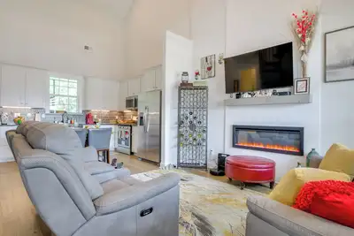 Image de Walk to Marina: Lake Greenwood Retreat w/ Hot Tub