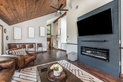 Image de Getaway on Wheatstrand. Ski, Fish, Golf, Horseback ride, Hike, Swim and more!