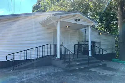 Image de Spacious 3 bedroom apartment 3 miles from Wolf Creek Dam. Pet friendly!