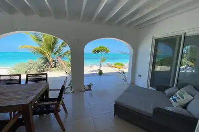 Image de Spectacular 2bdrm/2bath beachfront cottage on Whitby beach North Caicos