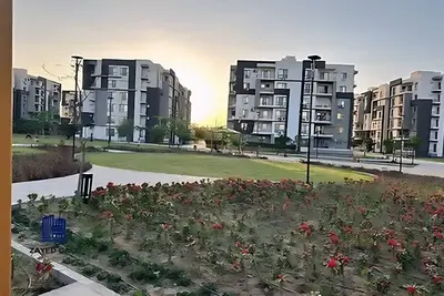 Image de Spacious 2br Apt 2ba Gated Community