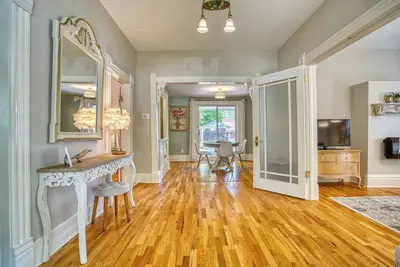 Image de Craftsman Oasis in Old Longmont