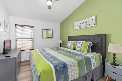 Image de Cozy 4 bedroom near Disney