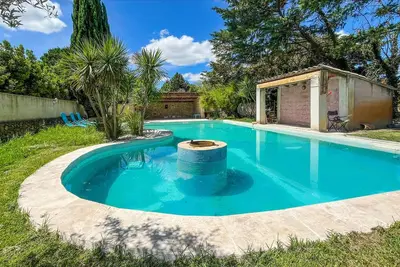 Maison piscine proche Arles