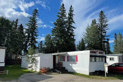 3 Bedroom Mobile home close to Everything