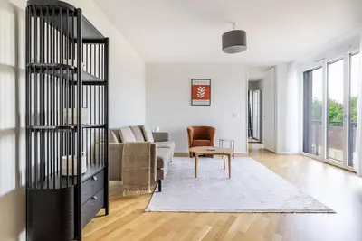 Image de Blueground | Alt-Wiedikon, balcony, nr Uetliberg