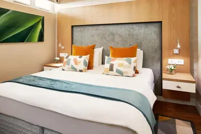 Image de Luxury Beachfront Retreat | Balcony | Pool