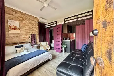 Image de Balmain Village Retreat | Sleeps 5 | Ac + Parking | City 3kms