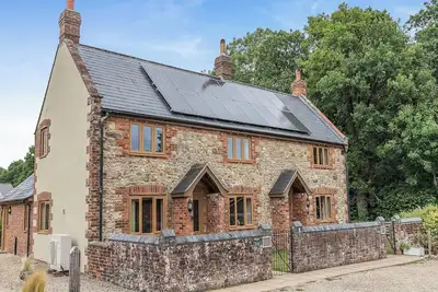 Image de 3 chambres à coucher à Blandford Forum