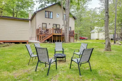 Image de 3 Mi to Tobyhanna State Park: Hot Tub Haven!