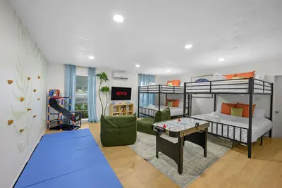 Image de Sleeps 22 | Sport Court | Heated Pool | Putt Putt