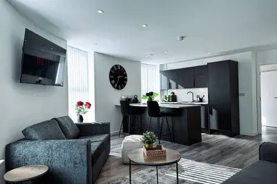 Image de Seven Suites | Views of the Bombed Out Church