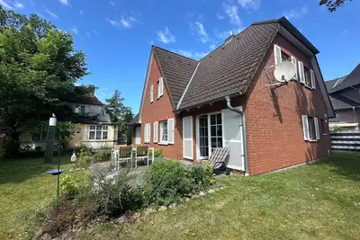 Image de Strandgut - Half of a house in the center of Zingst